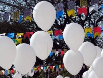 Carnival 14 - white balloons