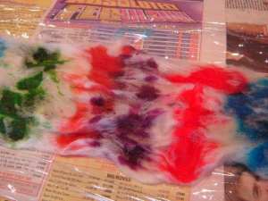 hand painting dyeing yarn