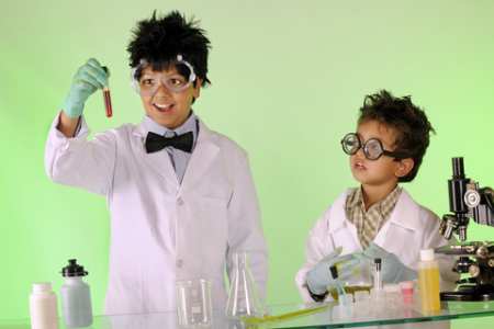 easy science experiments - children experimenting